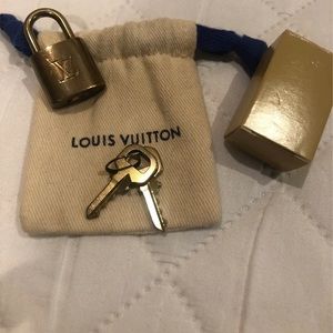 Louis Vuitton Lock and 2 key
